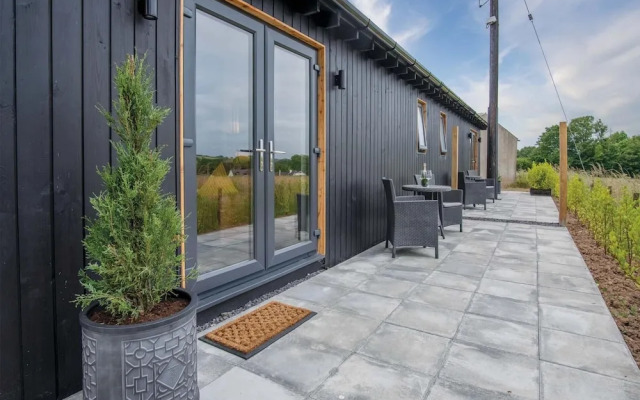 The Shed - 1 Bedroom - Cosheston