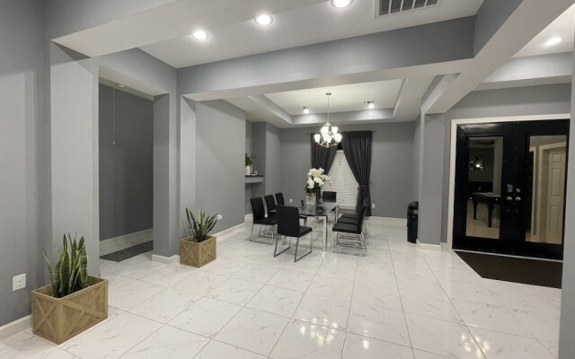 IAH SPHERIC Mini-mansion
