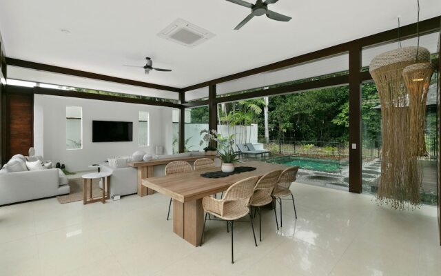 Esprit 9 Palm Cove
