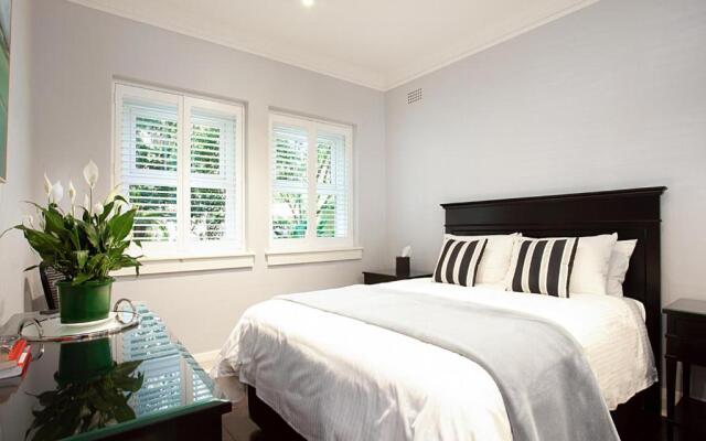 BAYSIDE RETREAT-hosted by:L'Abode Accommodation
