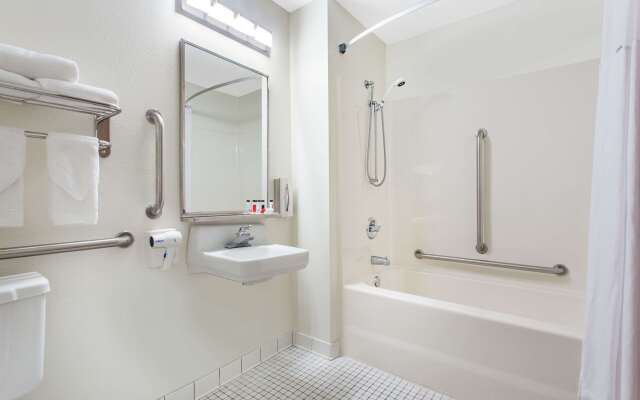 Days Inn by Wyndham Austin