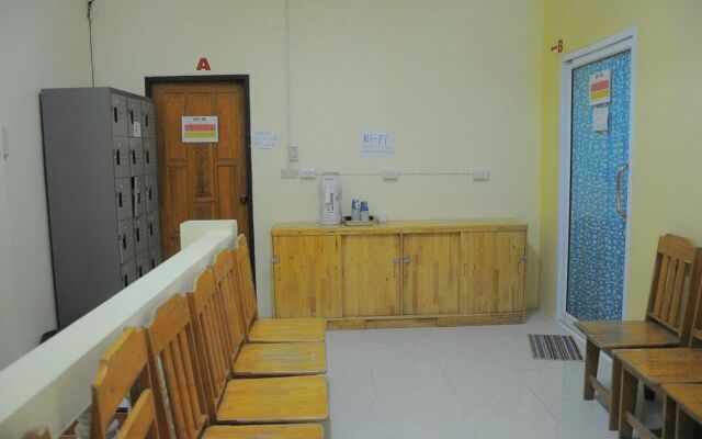 Seventeen Hostel