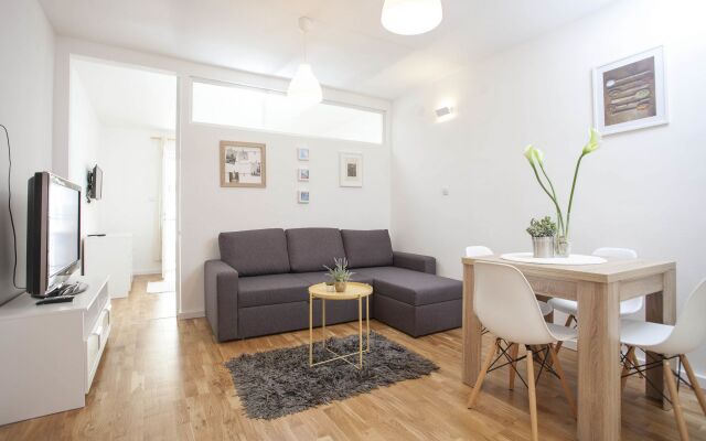 Apartment Maja - 50 m from beach : A2 Makarska, Riviera Makarska