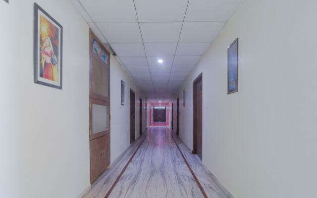 OYO 24535 Hotel Payas