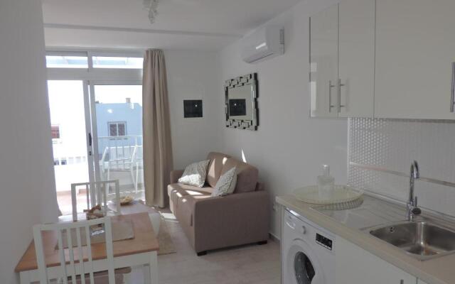 Los Gracioseros 209-2bed -1st Floor-A/C-UK TV-WiFi