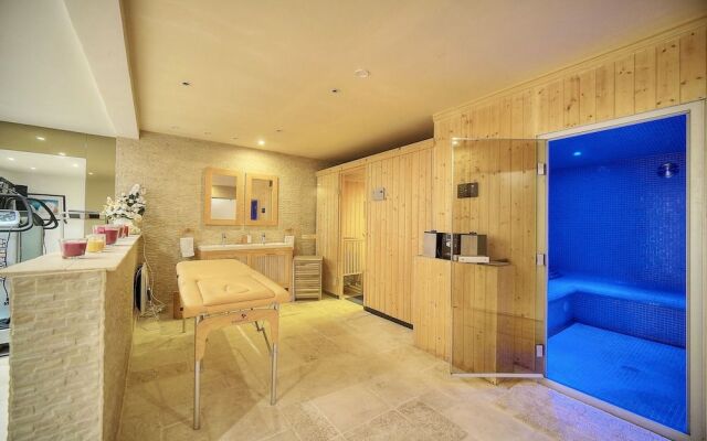 HAVRE DE PAIX" 5 étoiles Prestige jacuzzi, hammam, sauna, PISCINE chauffée Mougins Cannes Grasse