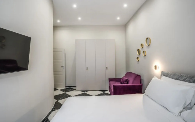 Pink Rose in Naples With 1 Bedrooms and 1 Bathrooms