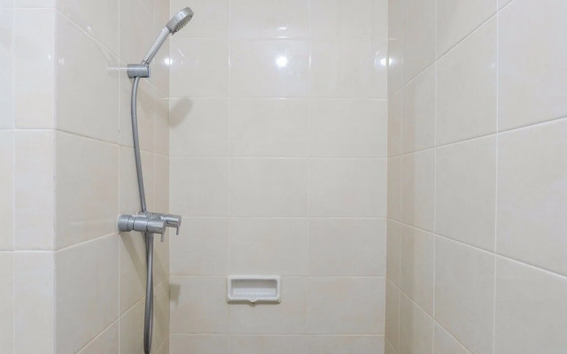 Spacious 2BR Condominium Seaview Apartment