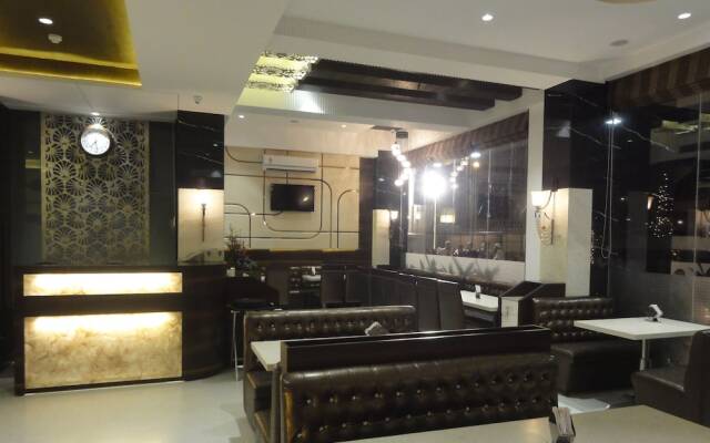 Hotel Naaz Executive Near T2 Airport