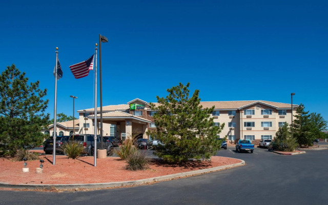 Holiday Inn Express Farmington - Bloomfield by IHG