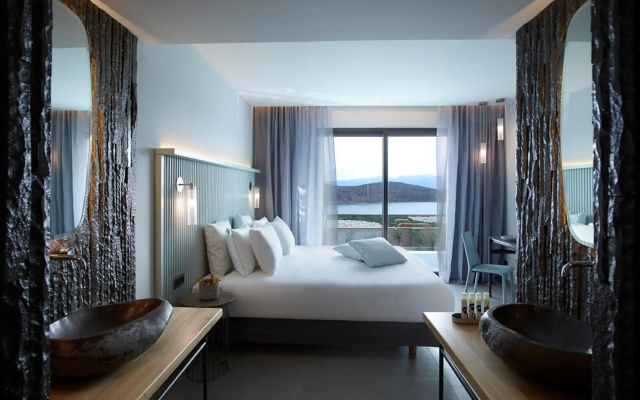 Cayo Exclusive Resort & Spa