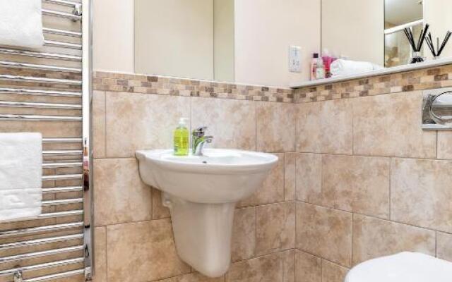 Victoria Court Suites