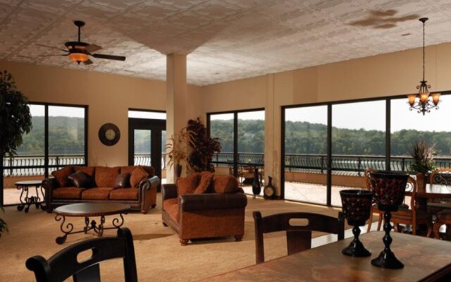 D'Monaco Luxury Resort