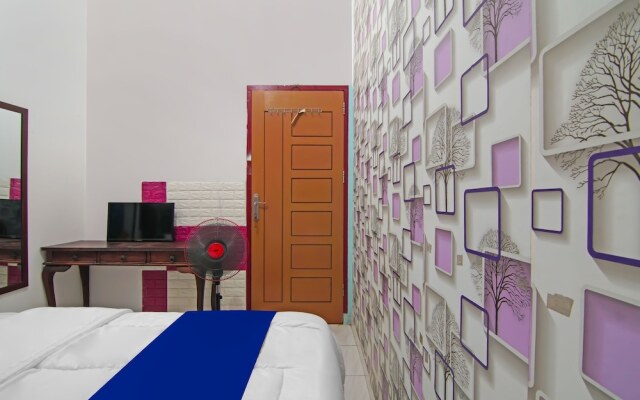 SPOT ON 92570 Putri Guest House Syariah Near SPBU Rimbo Panjang