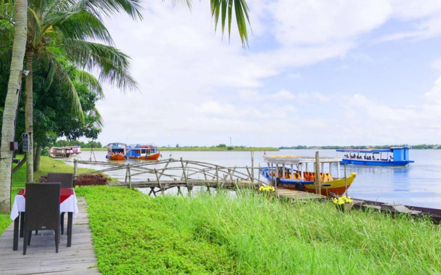 Vinh Hung Riverside Resort & Spa