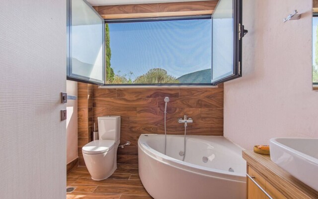 Sivota Bay View Villa with Hot Tub, Private Pool, Garden