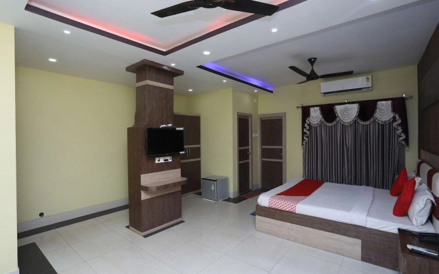 OYO 25006 Hotel Tr Palace