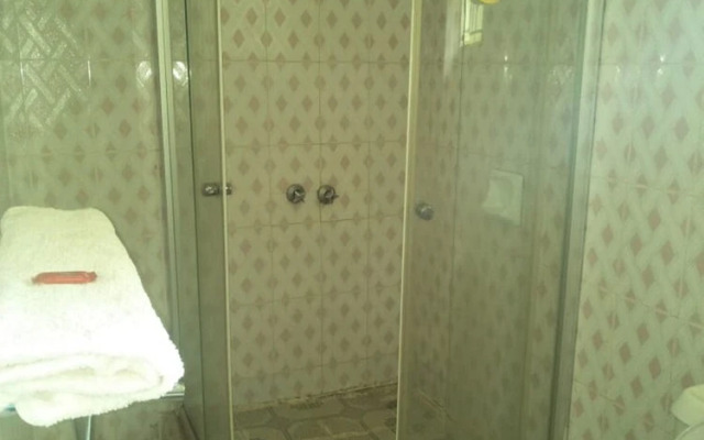 Owoods Annex Hotel