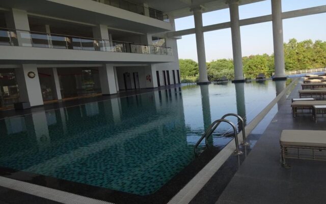 Amanora The Fern Hotels & Club