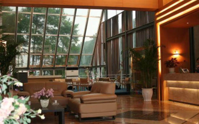 Qingfeng Gorge Resort Hotel