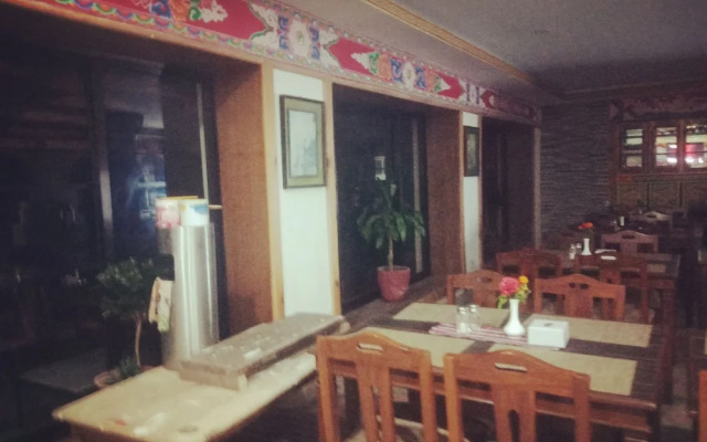 Dragon Hotel