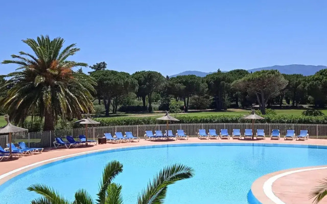 Apartment on Residence Horizon Golf in St. Cyprien