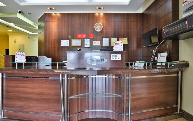 OYO 410 Diamy Apartments