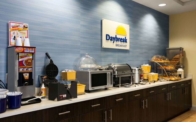 Sleep Inn & Suites Altoona North