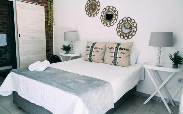 CH Airport Accommodation Room 2