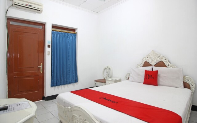 RedDoorz Plus @ Taman Siswa 3