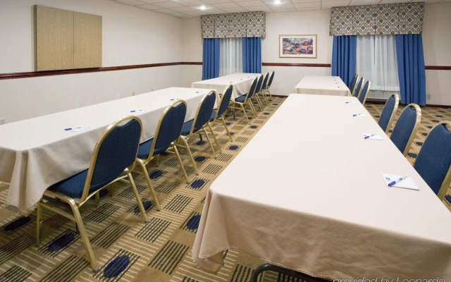 Holiday Inn Express Roseville-St. Paul by IHG