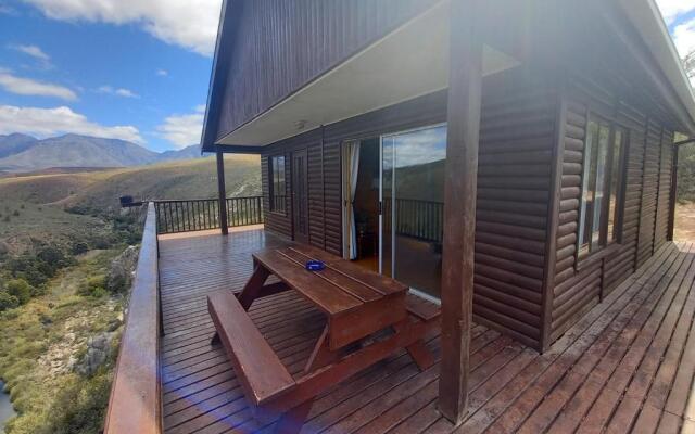 Eagle Falls Country Lodge