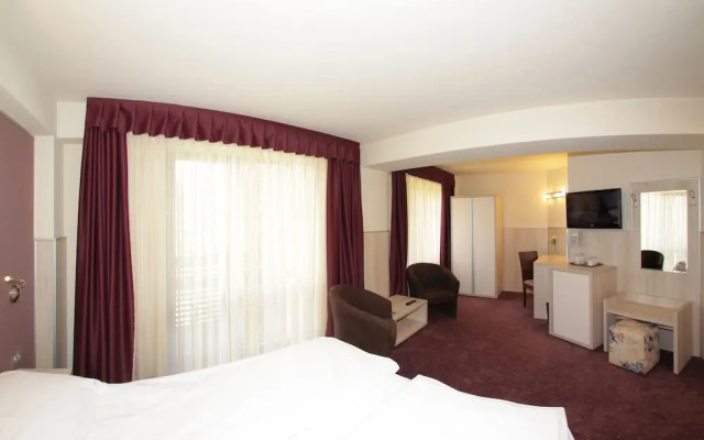Eden Grand Resort