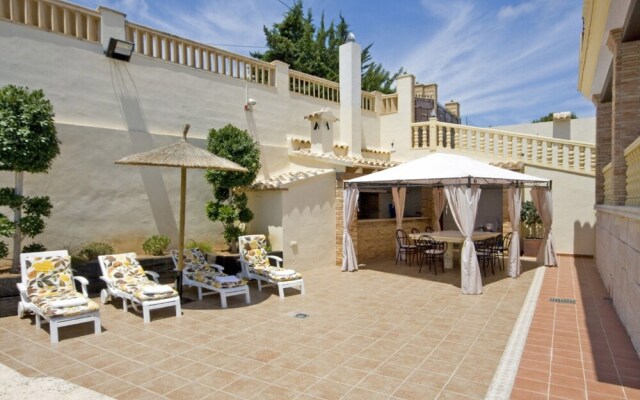 Villa - 4 Bedrooms with Pool, WiFi and Sea views - 104966