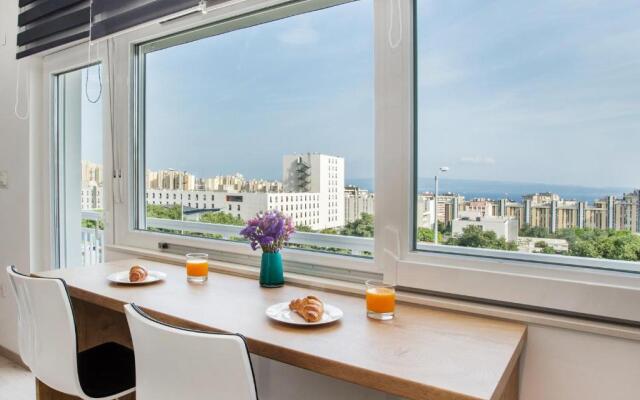 AC Apartment
