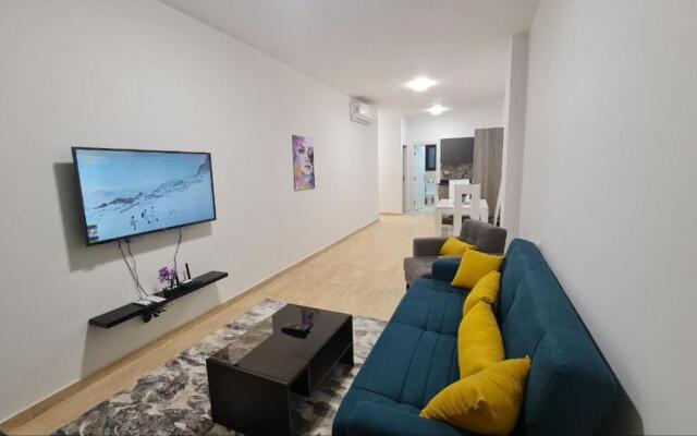 Beautiful studio with sea view and pool view
