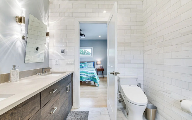 Game Room, Deck & Yard: Chicago Home