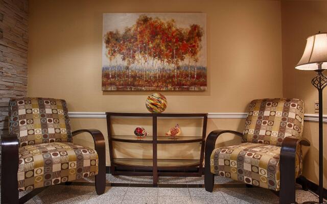 Best Western Plus New England Inn & Suites