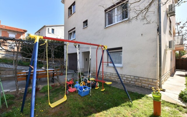 Traditional Apartment in Zadar With Garden