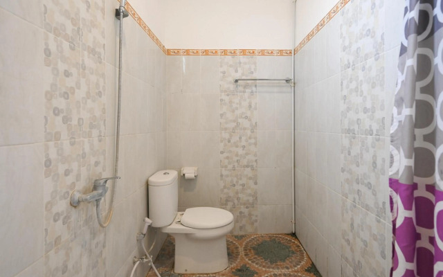 OYO 4003 Ceria Guesthouse SeminyakNearSeminyak Beach