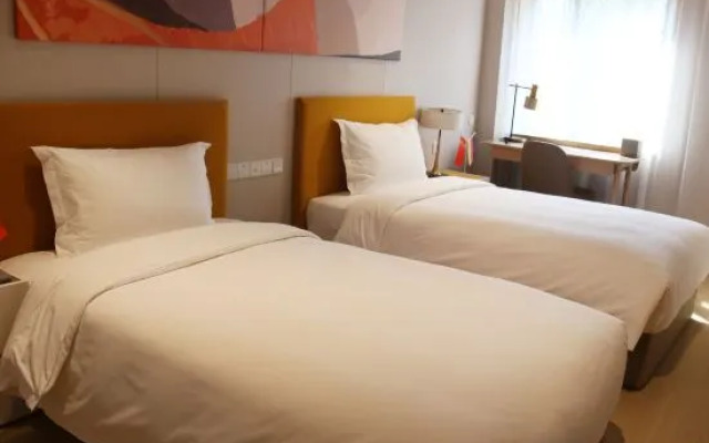 Bejing Yanqing Alpine Skiing Resort Hotel