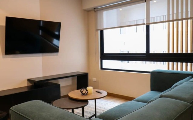 w Perfect 2BR in the Heart of Miraflores