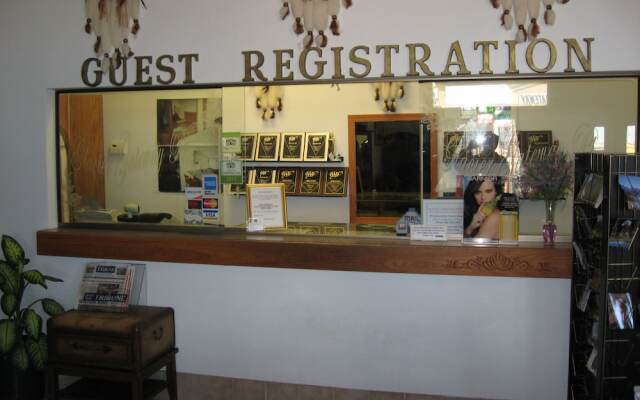 Glacier Gateway Plaza