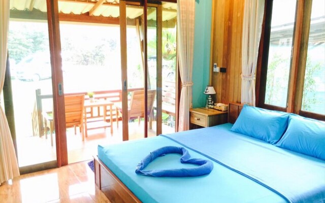 Baan Aowthai Homestay Ko Kood