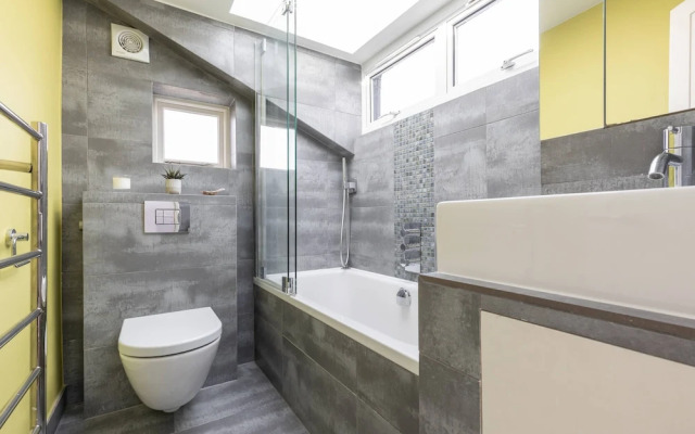 Willes Road II by Onefinestay