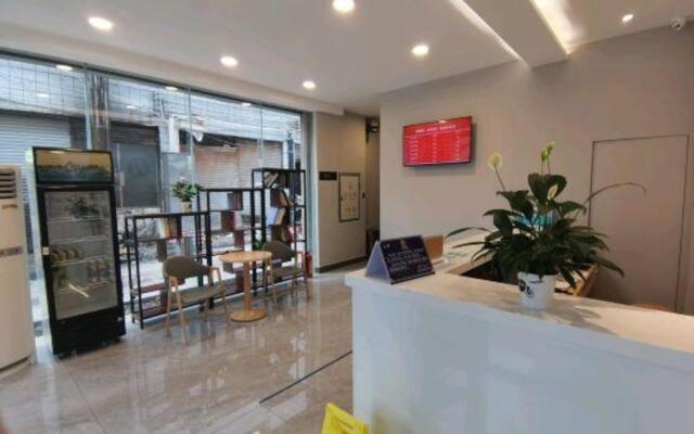 Pai Hotel (Zhongshan Xiaolan High Speed Railway Station Dongsheng State Banquet Branch)