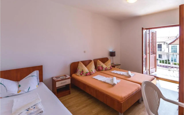 Two-Bedroom Apartment Makarska with Sea View 02