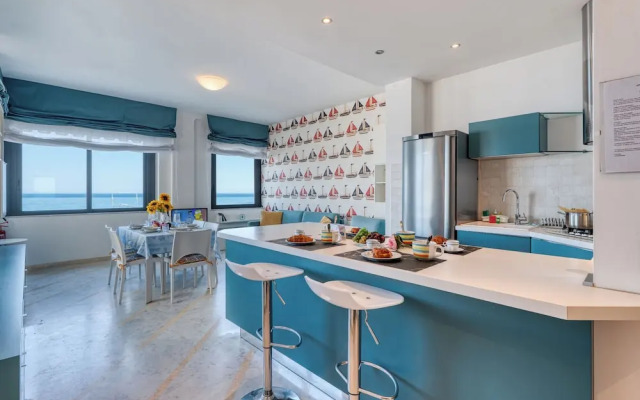 Front Beach Magic Sea - 20m From The Sea