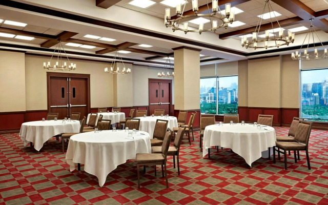 Four Points by Sheraton Calgary Airport