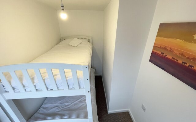 Pool Hill Terrace - Two Bedroom Apartment